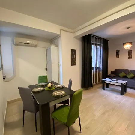 Ella T2 Apartment Navodari